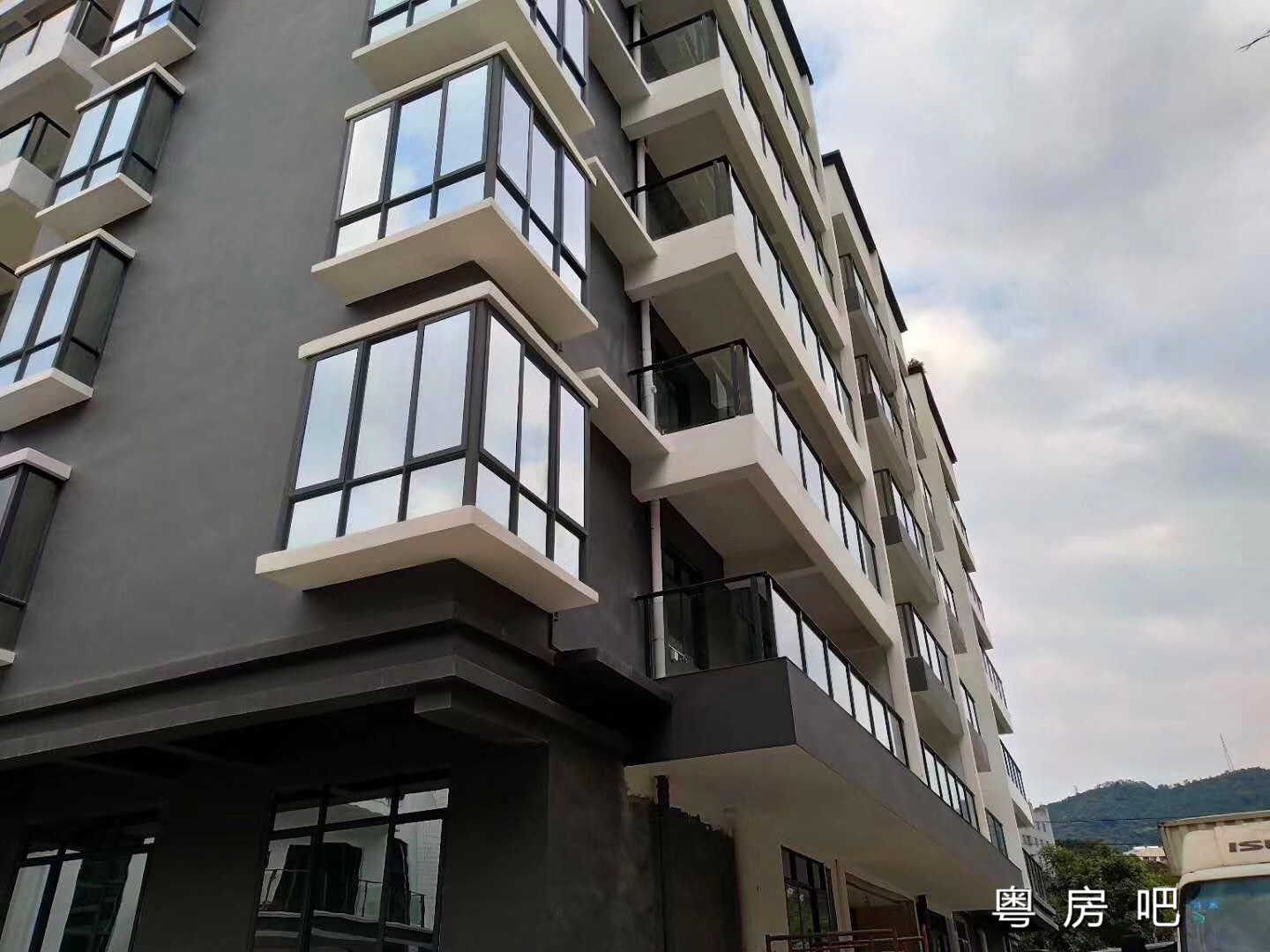 深圳石岩白芒关《幸福湾》统建楼最新开盘 均价13800元