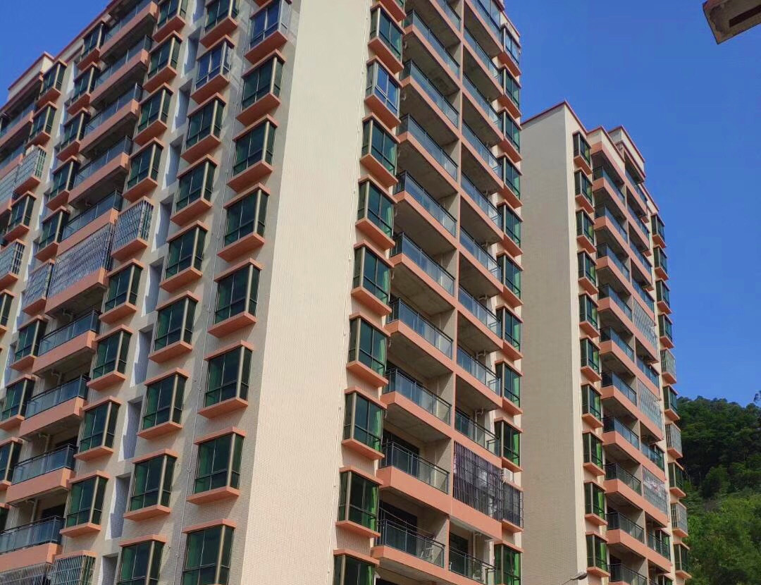 东莞樟木头《御城山景》2栋4单元围合式花园小区 均价4500元