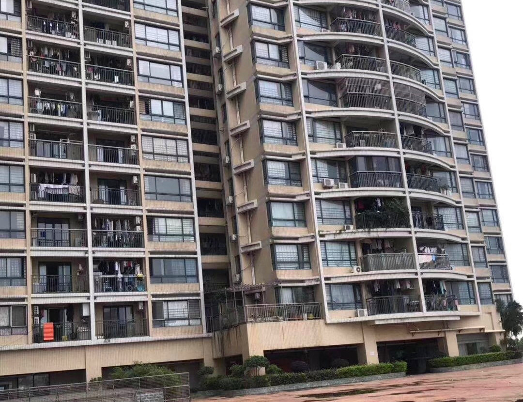 宝安福永桥头地铁口100米《桥头统建楼》4栋封闭式花园小区 带天燃气 大阳台 超高使用率