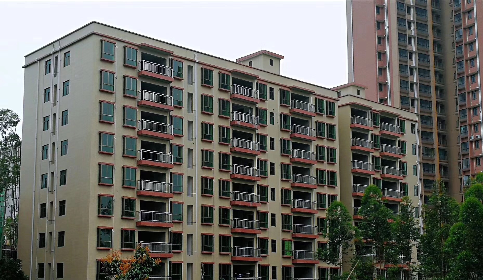 惠阳彩虹城旁边《龙海华府》小产权房 AB两大栋 周边商品房别墅环绕 总价26.8万起