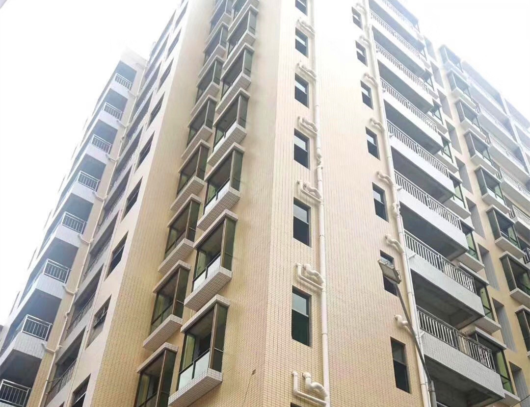 东莞大朗松柏朗《柏雅豪苑》R1号线大朗西地铁口450米，共享万科商业配套 均价4300元