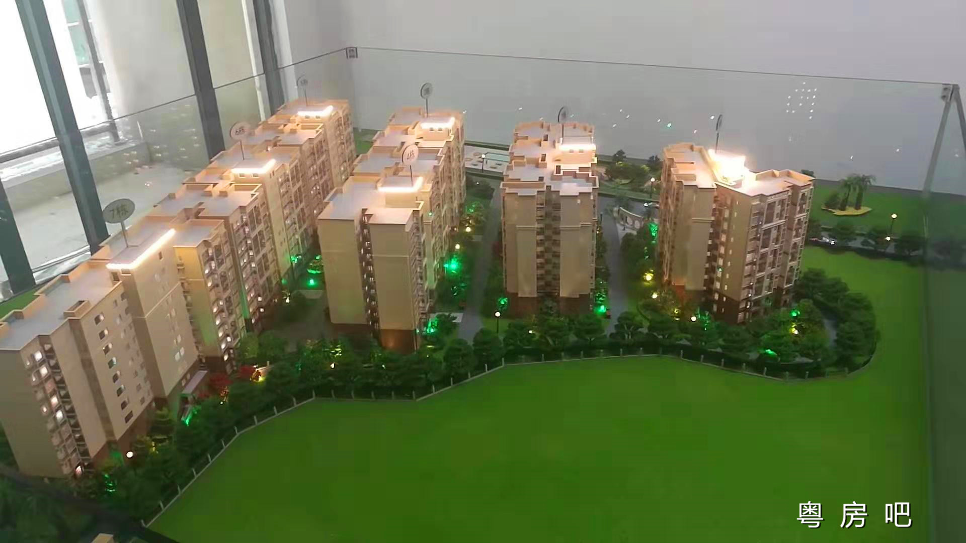 惠州沥林《鸿景花园》8栋大型花园小区房  带停车场、空中花园、篮球场、儿童活动中心