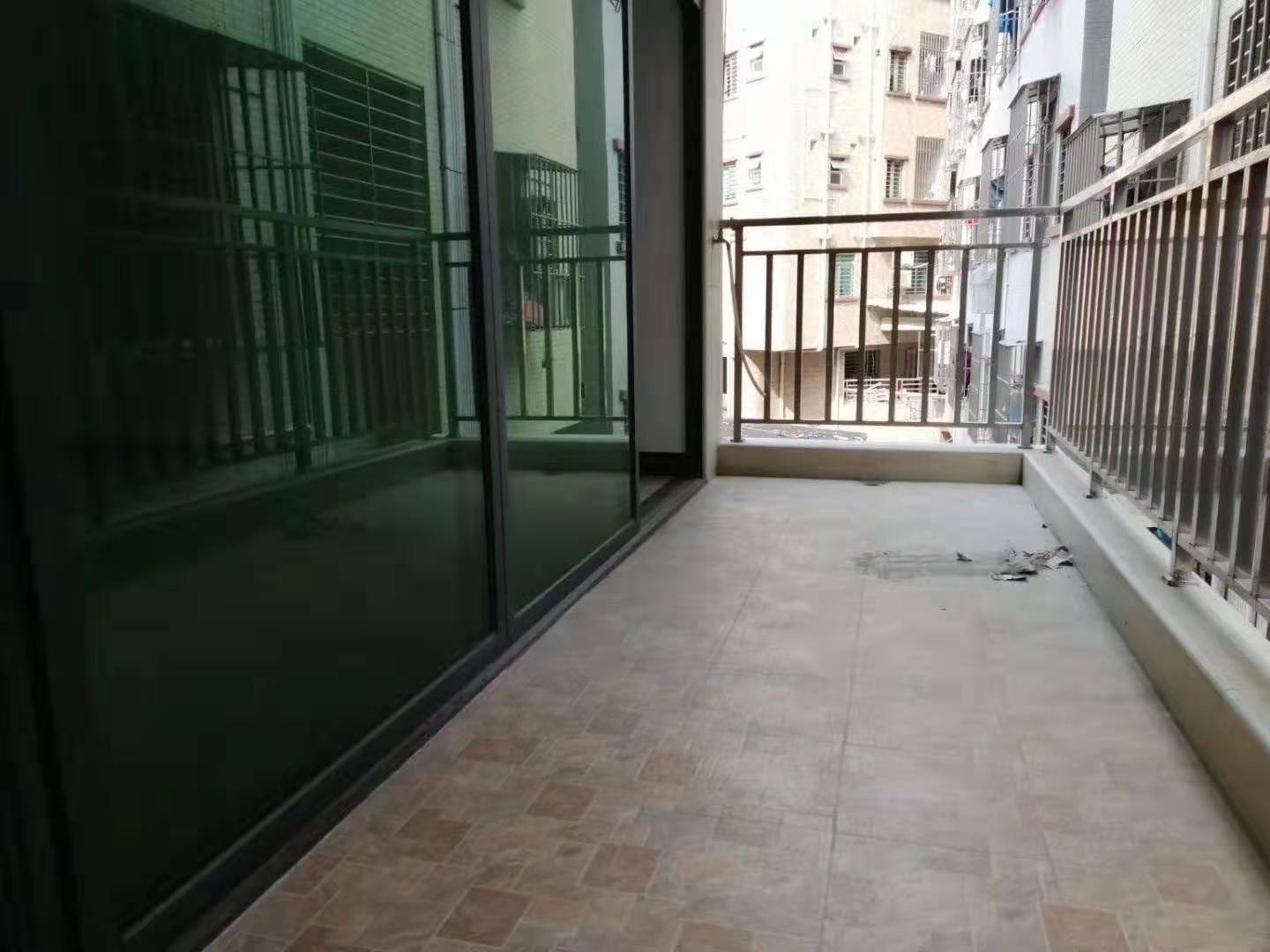 东莞长安新农村《尊龙御品公馆》小产权房出售 一梯三户43.6万买大三房