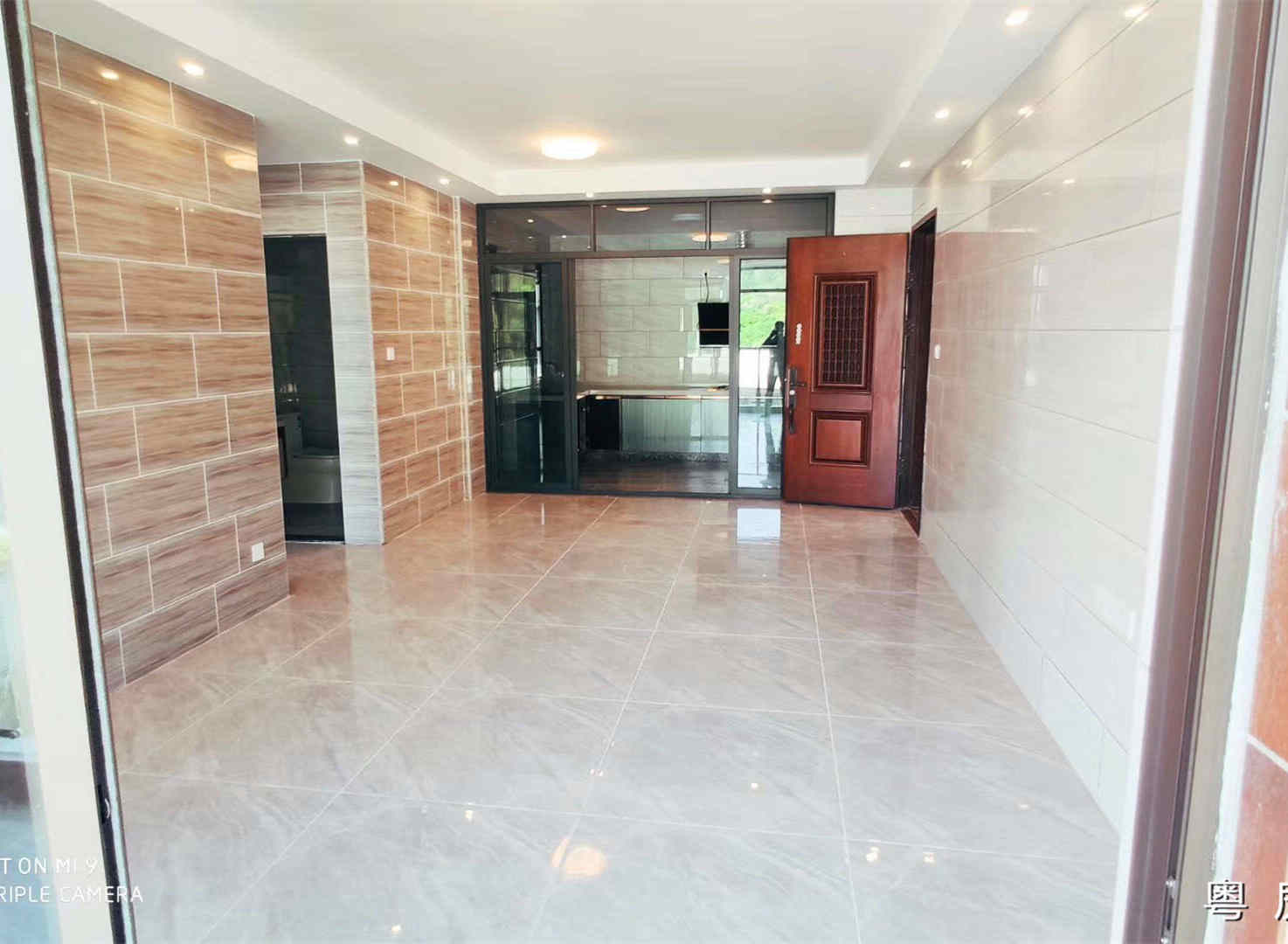 东莞凤岗雁田《翠湖花园》4栋大型统建楼 带豪华装修 均价7800元