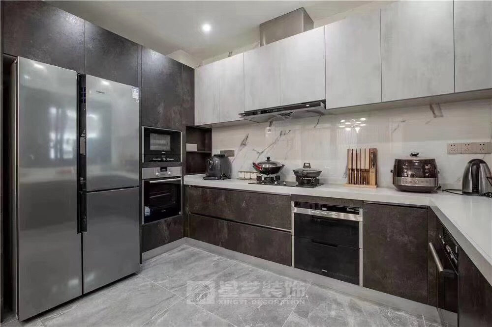 3eb74bc4e7e143b07b1be803df792ed