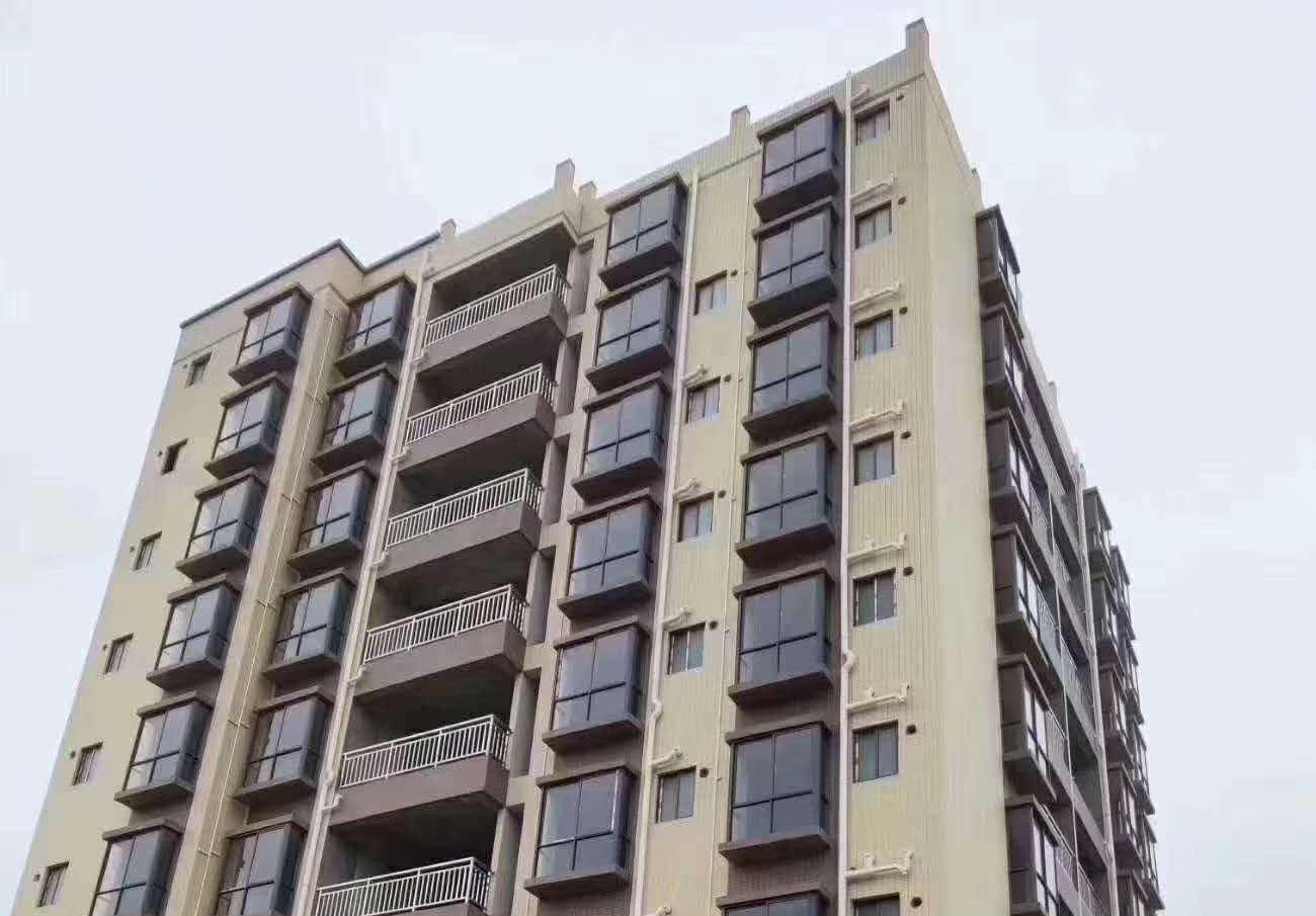 厚街南环路《南栎豪庭》有大阳台和飘窗 楼下免费停车场 均价3600元起 