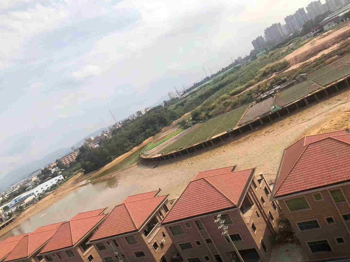 东莞企石桥头便宜小产权房楼盘《湖景一号》首付8万买大三房 还可以分期3年