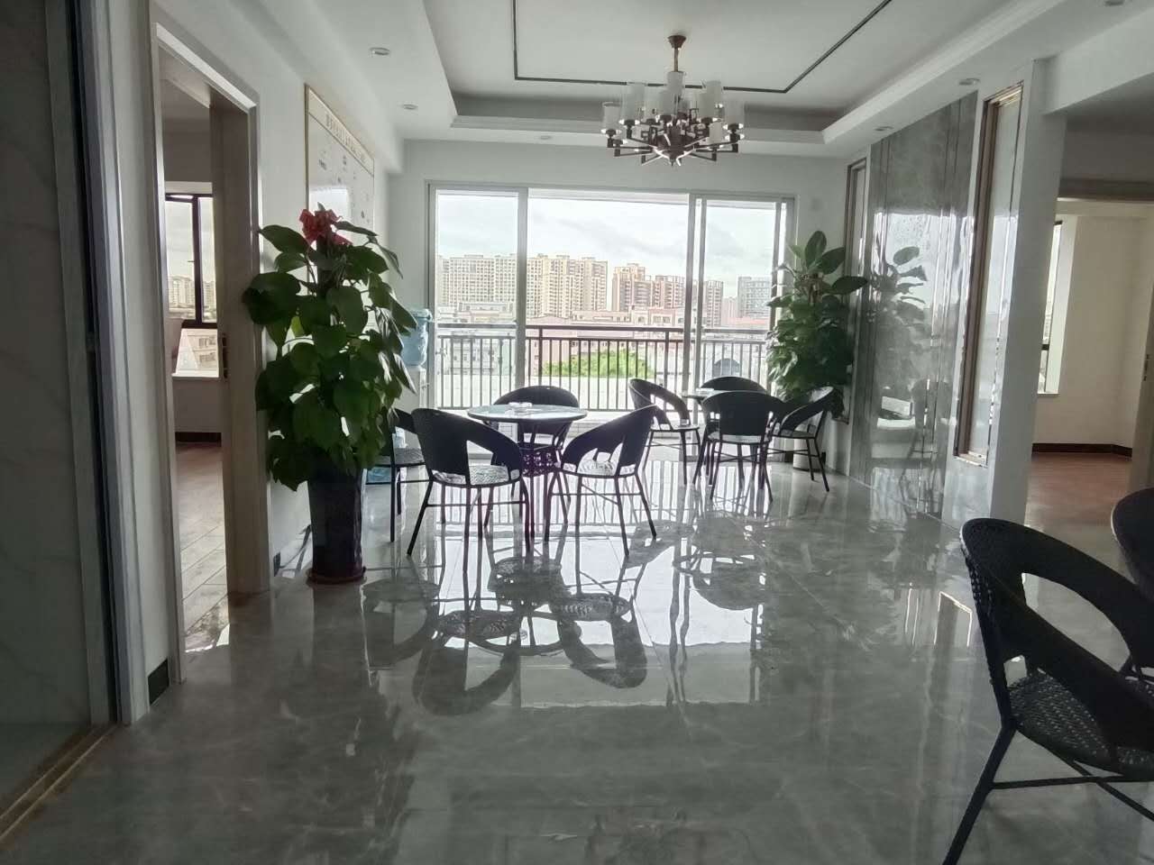 东莞松山湖寮步《金翠花园》2栋封闭式管理小产权房 自带停车场 燃气入户