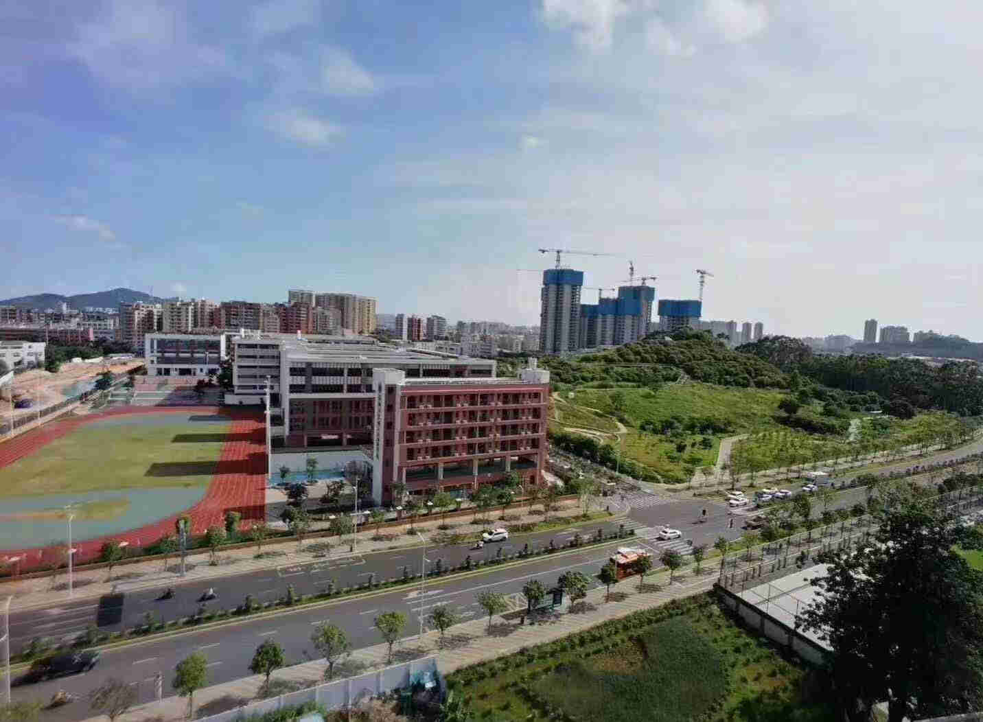 深圳公明马山头《瑞峰豪庭》小产权房 双地铁口 原始户型 南北通透 带大型停车场