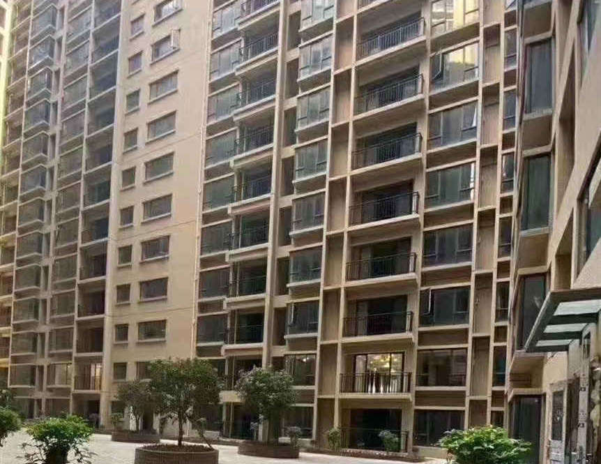 深圳光明三栋合围小区《塘宁雅苑》小产权房 精装原始户型 地铁口 带停车场