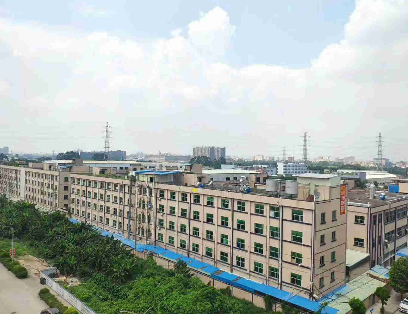 东莞横沥《松湖居》小产权房 大阳台 独立停车场 楼下就是公园和商场 三房总价30.8起