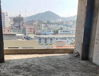 东莞大岭山杨屋统建楼《松湖畔岛》封闭式管理 松山湖1公里 楼下免费停车场 