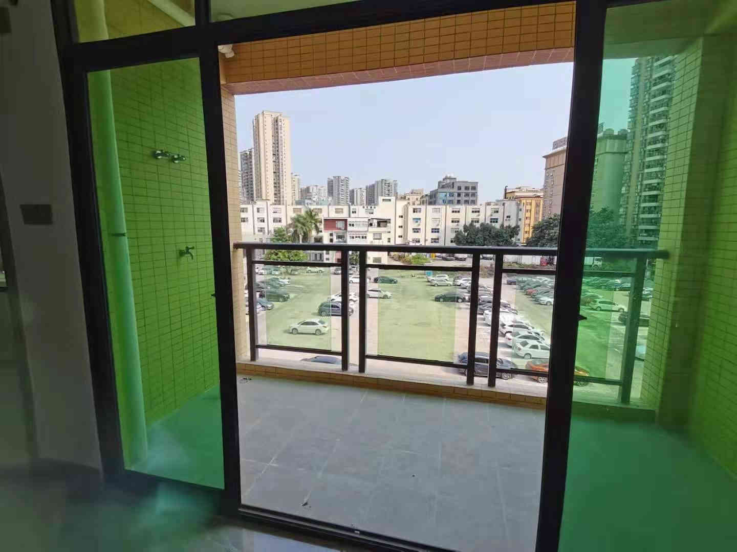 东莞长安咸西小产权房《鼎峰公馆》颁发绿本，手续齐全，属于长安中心区，均价5880元起