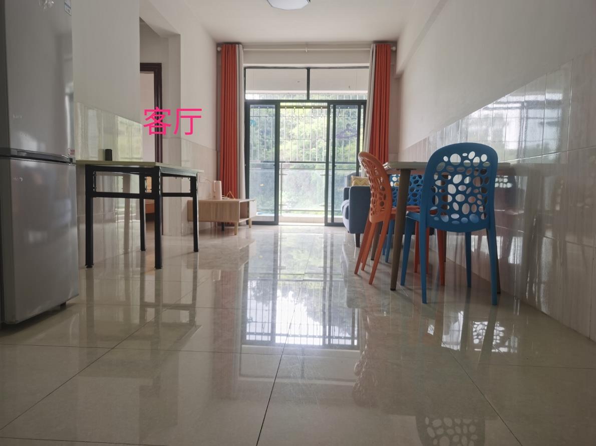 东莞凤岗塘沥精装统建楼《依山郡》临深精品美宅  户户朝南 使用率高 1：1停车位