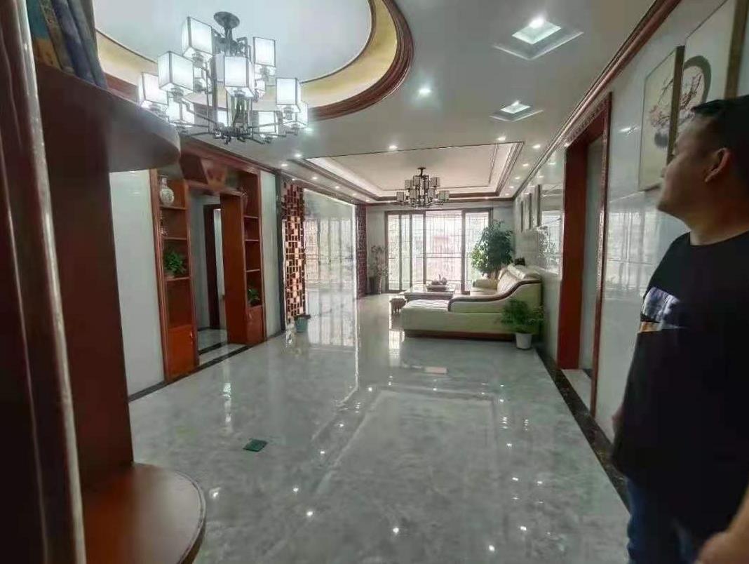 东莞凤岗中心永盛街统建楼《凤雅阁》大飘窗双阳台 70年产权 带1:1停车场