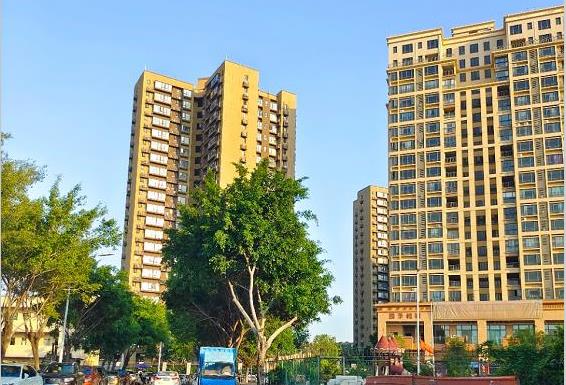 东莞东坑三栋大型统建楼《世纪豪庭》精装交房公园为邻 70年产权发绿本 带免费停车位