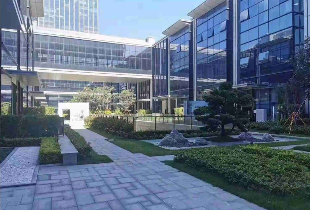 平湖精装复式红本公寓《壹号公馆》首付30万起 买一层送一层 地铁口带停车场 