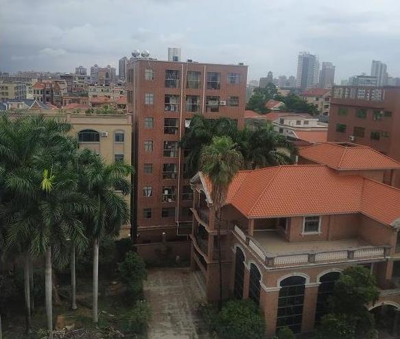 东莞常平袁山贝《松湖雅居乐》马路边第一排 自带停车位 2房总价26.8万起