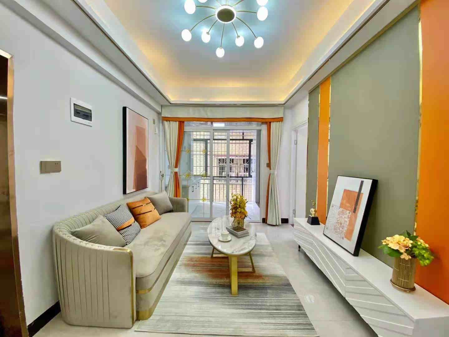 布吉下水径小产权房《深铁花苑》大阳台通燃气可落户 零距离双地铁口 还能落户呀