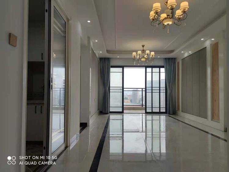 东莞塘厦六栋花园小区统建楼《壹城花园》通燃气带停车场 大阳台大飘窗 地铁口300米