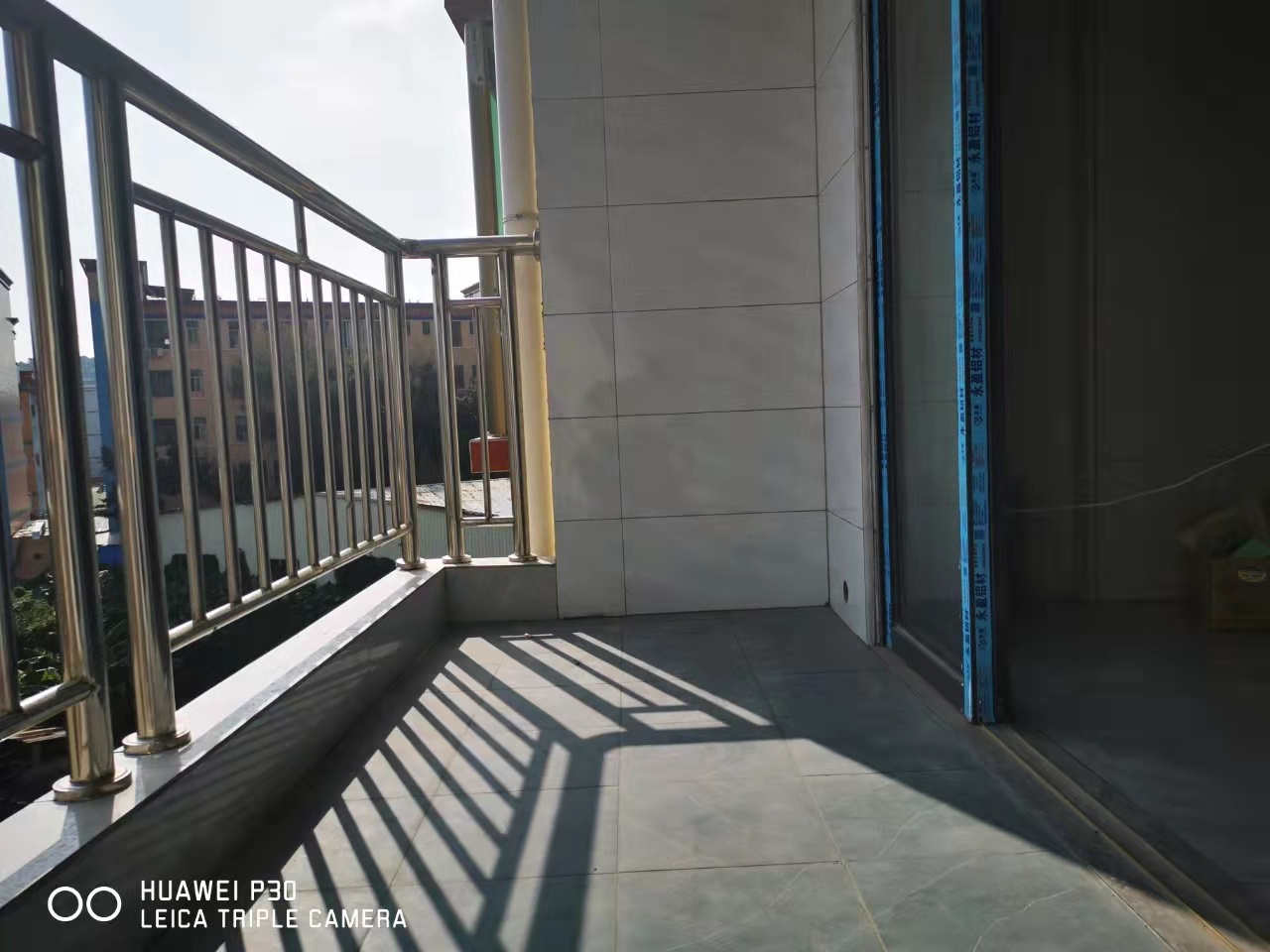 东莞塘厦石马三栋统建楼《新城壹号二期》观澜牛湖零距离 大阳台南北通透 楼层任选