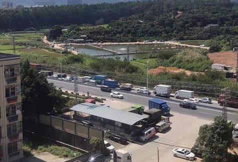 大岭山大岭村统建楼《流星花园》大路边免费停车 三面采光无遮挡 23.8万任挑任选