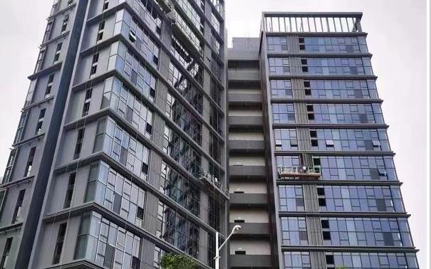 东莞大朗全新盘[松湖云墅]，地铁口仅50米！5米层高，通燃气自带私家停车位