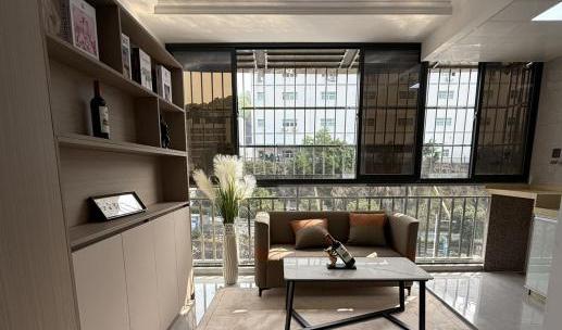 龙岗甘坑地铁口《怡景园》福田后花园 马路第一排 大阳台落地窗  总价29.8万起